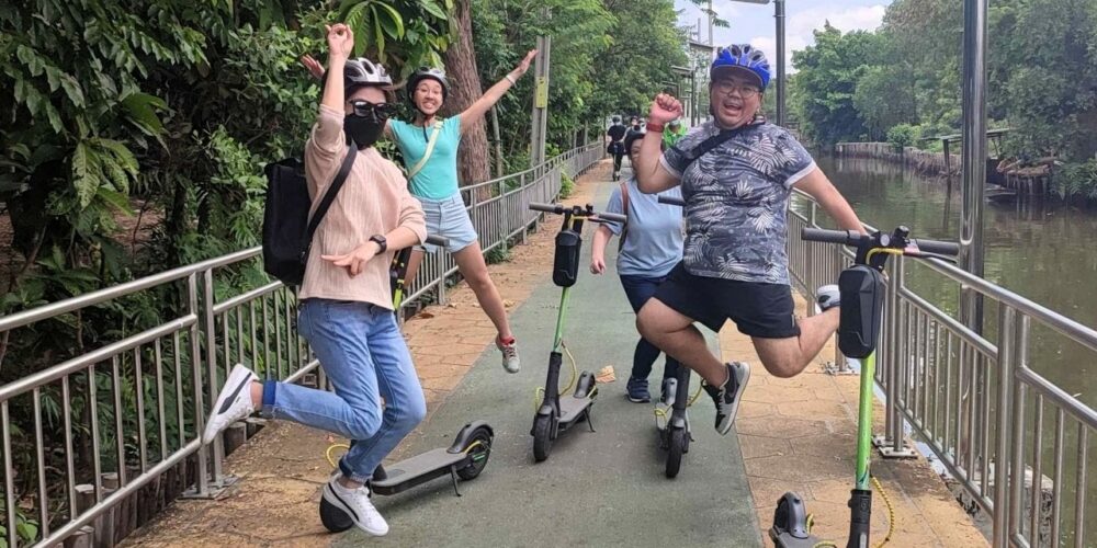 trottinette Bangkok khlongs agence de voyage
